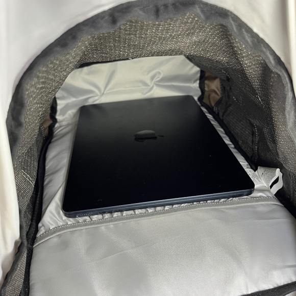 Eddie Bauer backpack/daypack/laptop bag, brand new no tags - Picture 11 of 11